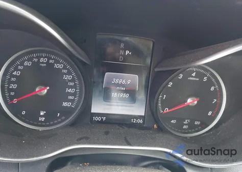 2016 Mercedes-Benz C 300 4Matic z USA, uszkodzony, nr VIN 55SWF4KB7GU100119